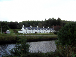 Crinan Canal Cottage Photo