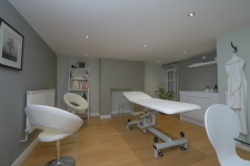 Jane Ravi Acupuncture Photo