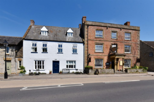 The Ilchester Arms Hotel Photo