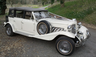 Happy Ever After-Wedding car Plymouth Photo