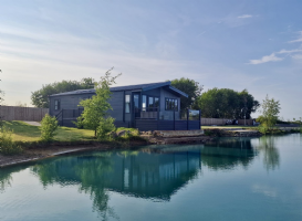 Derwent Oaks Lake & Country Park Photo